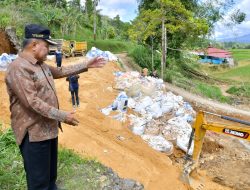 Bupati Agam Tinjau Infrastruktur Terdampak Bencana di Matur dan Palembayan