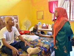 Ketua TP PKK Agam Salurkan Bantuan ke Tiga Rumah Singgah Korban Galodo di Lubuk Basung