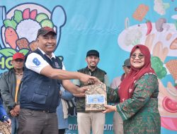 Ketua TP-PKK Agam Hadiri Jalan Sehat Peringatan Hari Gizi Nasional ke-66 di Kamang Magek