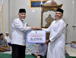 Gubernur Sumatera Barat Bersama Bupati Agam I’tikaf di Masjid Al-Wustha Pulai