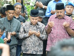 Tokoh Minangkabau Angku Yus Dt Parpatiah Wafat, Bupati Agam Antarkan Ke Peristirahatan Terakhir