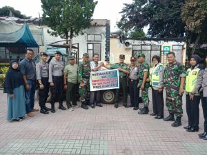 Bantuan Berdatangan ke SMAN 1 Lubukbasung, TNI-Polri Peduli