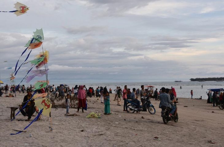 Pantai Tiku Primadona Wisata Kabupaten Agam Amcnewscoid