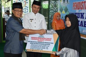 Baznas Agam Salurkan Zakat  Rp.1,1 M Untuk 757 Mustahik