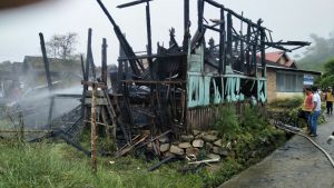 Rumah Kosong Terbakar di Palembayan