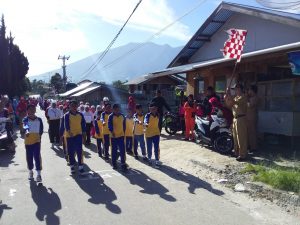 Camat Banuhampu Lepas Lomba Gerak Jalan