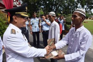 HUT RI ke-73 di Agam. 122 Napi Terima Remisi 7 Orang Bebas