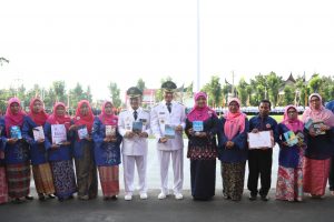 Buku Karya 25 Guru di Agam Dapat Penghargaan