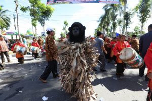 Simuntu Meriahkan Pawai Alegoris HUT RI ke-73 di Agam