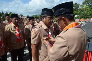 Bupati dan Sekda Agam Terima Lencana Melati dan Dharmabhakti 2018