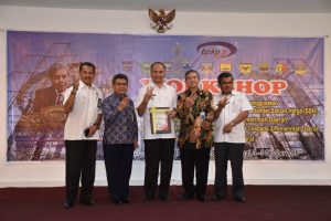 BPKP Sumbar Serahkan LHP Maturitas SPIP  Level 3 Pada Pemkab Agam