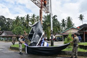 Langgar Aturan Bawaslu Agam Tertibkan Alat Peraga Kampanye