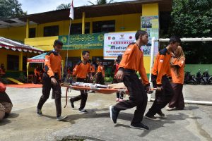 Siswa MTsS Muhammadiyah Berhamburan Diguncang Gempa 5,6 SR