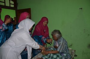 Peringati Hari Ibu ke-90, GOW Agam Anjangsana Ke Panti Jompo