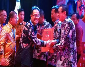 Bupati Agam Terima Penghargaan dari Kemenkumham RI