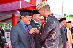 Bupati Agam Terima Satya Lencana Kebaktian Sosial