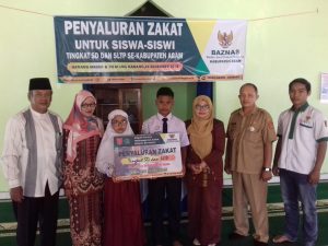 Penghujung 2018 Baznas Agam Salurkan Zakat Beasiswa Rp.434 Juta Pada Pelajar