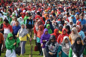 Ribuan Peserta Ikuti Gerak Jalan Santai Kerukunan HAB ke-73
