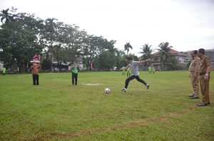Wabup Buka Pertandingan Sepakbola HUT SMPN 1 Lubuk Basung