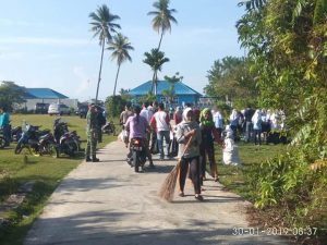 Peduli Nagari, Masyarakat Tiku Gelar Geber di Pantai