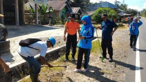 Nagari Persiapan Sungai Jariang Goro Tanam Pohon Pelindung