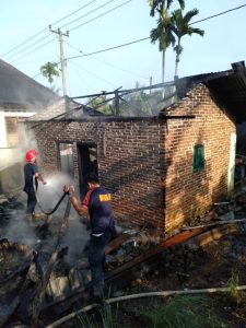 Kebakaran Hanguskan Kedai di Pulai Mato Aia Lubuk Basung