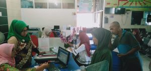 Meski Libur, Disdukcapil Agam Tetap Distribusikan 444 Keping KTP-el