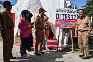 Bupati Monitoring TPS Unik di Tanjung Mutiara, Dihiasi Layaknya Pesta Pernikahan