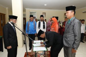 Tiga Pejabat Fungsional dan Paramedik Distan Agam Dilantik