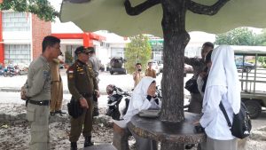 Satpol PP Agam Amankan 3 Pelajar Berkeliaran Saat Jam Belajar