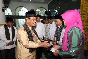 Indra Catri Lepas 29 Calon Jemaah Haji Korpri Kabupaten Agam
