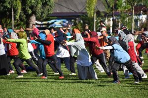 Lomba Senam Kreasi Goyang Nasi Padang Semarakkan Peringatan HUT RI-74 di Agam