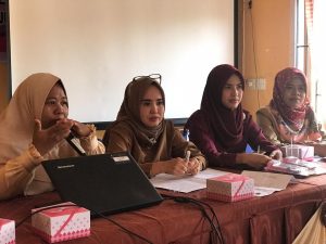 35 Kader PKK Tiku Selatan Diberi Pelatihan Merias Wajah