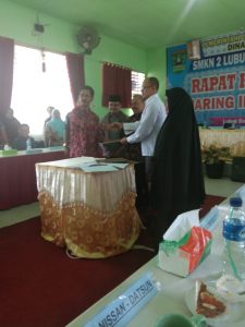 Tingkatkan Kualitas Lulusan, SMKN 2 Lubuk Basung Jalin Kerjsama dengan Perusahaan