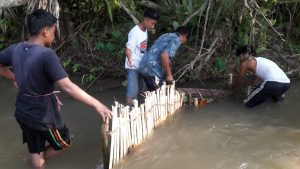 Jago Menangkap Ikan, Yuk Ikuti Tradisi di Sungai Larangan Kubu Anau