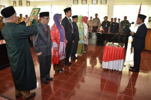 Indra Catri Lantik Enam Pejabat Eselon II