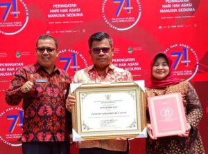 Agam Raih Penghargaan Kabupaten Peduli HAM 2019