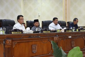 Indra Catri Tanggapi Pandangan Fraksi DPRD Agam Tentang Ranperda Tuntutan Ganti Kerugian Daerah