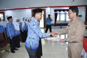 Serahkan SK 100 Persen, Indra Catri: Jadilah PNS Profesional dan Bertanggungjawab