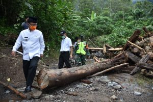 Bupati Agam Tinjau Banjir Bandang Galapuang