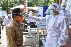 Kembali Tinjau Puskesmas, Bupati Agam Jadi Pasien Saat Simulasi Penanganan Covid-19