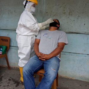 Terindikasi Kontak dengan Pasien Positif, 27 Warga IV Koto di Swab Test