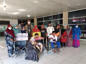 PT Taspen Salurkan Bantuan Kursi Roda Bagi Pensiunan dan Keluarga PNS di Agam