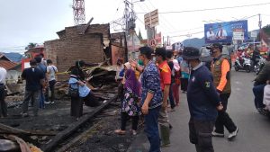 Dr. Indra Catri Bantu Korban Kebakaran Pasar Maninjau