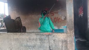 Satgas BPBD Agam Semprot Disinfektan di Kawasan TPI Pasia Tiku