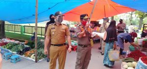 Dinas Pol PP Damkar Agam Patroli dan Sosialisasi Penerapan Prokes di Pasar