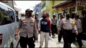 Polsek Lubuk Basung dan Satpol PP Agam Bubarkan Resepsi Pernikahan