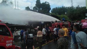 Lima Petak Ruko Hangus di Batagak