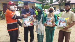 Baznas Serahkan Alat Cuci Tangan Untuk Tiga Sekolah di Agam