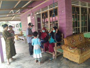 Lindungi Pemilih Dari Covid-19, Nagari Tiku Selatan Bagikan 7.500 Masker